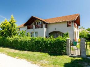 Holiday Home Lian by Interhome, Balatonfenyves